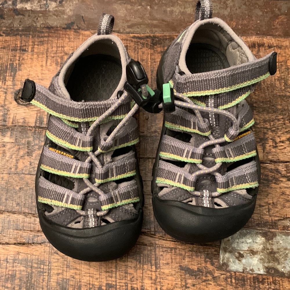 Keen H2 Newport Kids Waterproof Shoes 9